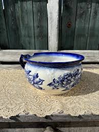 Pot De Chambre Antique En Poterie Anglaise Bleu Flow ...