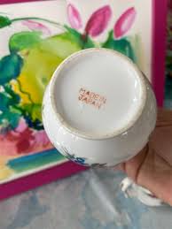 Vintage Porcelain Floral bud Vase, Japan – The House of Hanbury