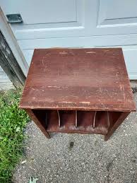 VINTAGE RADIO CABINET - Lil Dusty Online Auctions - All ...