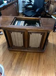 Would like help identifying old stereo console : r/vintageaudio