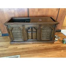 Vintage Magnavox Console circa 1972 - AptDeco