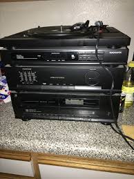 Magnavox Record and Cassette dual player (speakers included ...