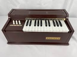 Vintage 1960s Magnus Electric Chord Organ Model 300 Brown ...