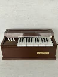 Vintage Magnus Electric Chord Desk Top Organ Model 300 ...