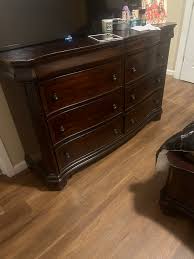 King Size Bedroom Set ‼️ Bed Frame & Dresser ‼️