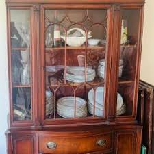 American Colonial Solid Wood Antique China Cabinet for Sale in Marina Del Rey, CA - OfferUp