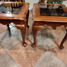 End Wooden Table With Glass Top for Sale in San Antonio, TX - OfferUp