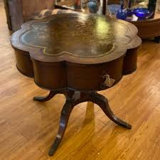 Vintage Clover Pedestal Duncan Phyfe Table - Ocean Springs ...