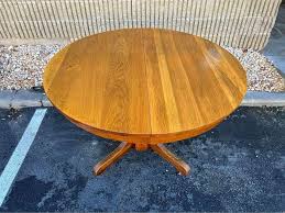 Antique Oak Mission Style Pedestal Round Dining Table With Leaf. | Chairish