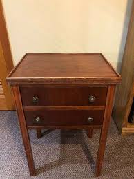 TrueTone table radio - Lil Dusty Online Auctions - All Estate Services, LLC