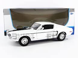 MAISTO 1/18 - FORD Mustang GT Cobra Jet - 1968 - Five Diecast