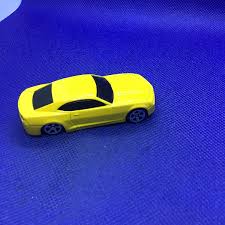 MAISTO 2006 CHEVY CAMARO CONCEPT CAR Yellow 1/64 Diecast ...