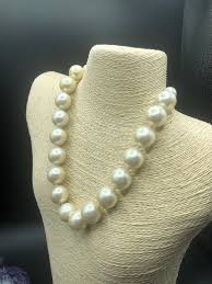 Vintage Large Faux Pearl Beaded Necklace/choker Designer ...