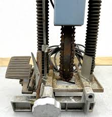 Makita Chain flea model 7100-R 100V Chain digging machine ...