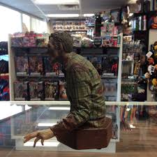 Gentle Giant The Walking Dead “Sophia's Stalker” Limited Edition Bust #107/1320 | eBay Australia