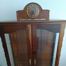 Relógio antigo Carrilhão H 908 3 cordas. ( Verniz original ) Cristaleira madeira maciça Imbuia. Acabamento em seladora. #moveisantigos #effettualemoveis #effettuale #restauracaodemoveis #madeira #antiguidades