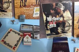 Vintage Set (1) Collectibles Rare Marlboro Collectible / Tin ...