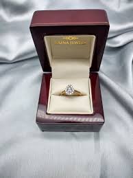18ct Yellow Gold Pear Shape Diamond Halo Engagement Ring ...