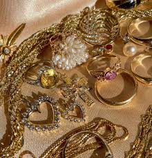 First look 🧐 at this week's old gold drop. We've got ...