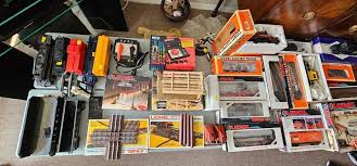Vintage Lionel Train Set LOT (Cars, Lamps, and Tracks) | eBay