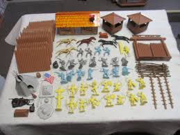 MARX VINTAGE FORT APACHE PLAYSET W/ TIN LITHO YELLOW INDIANS ...