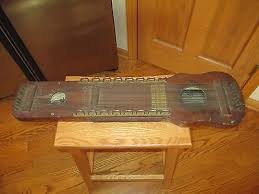 UKELIN - VINTAGE STRING INSTURMENT with 32 STRINGS ...