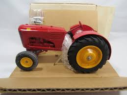 COLLECTORS EDITION MASSEY HARRIS 101 Metal Toy Tractor 1/16 ...
