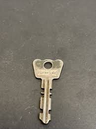 Vintage MASTER LOCK Co. #22 PADLOCK 339 Steel with Original KEY Strongboy | eBay