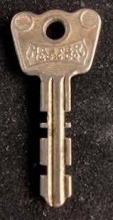 Vintage Key Master Lock Milwaukee Appx 1-5/8" Padlocks Trunk Cabinet Toolbox | eBay