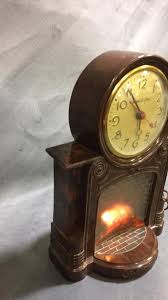 Lot - Vintage Mastercrafters Fireplace mantle Clock