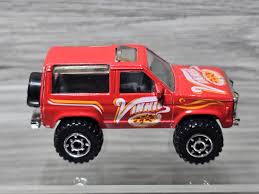 1987 Matchbox Ford Bronco II Diecast 1/57 Scale Vinnie Pizza ...