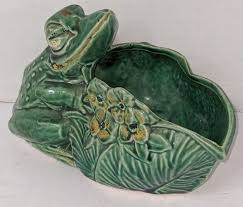 Vintage McCoy Frog Planter, Needs Cleaned Up, Very Good Condition For Age, 8"L x 5 1/2"T Auction | 1BID
