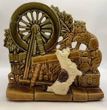Vintage McCoy Pottery Spinning Wheel with Scotty Dog and Cat ...