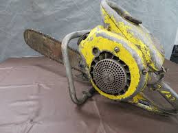 VINTAGE 47 McCULLOCH CHAINSAW | LEFTY'S ONLINE AUCTION 137 ...