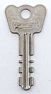 Vintage Key Master Lock Co Milwaukee Wis Appx 1-5/8 ...