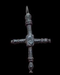 Medieval, Crusaders Era Bronze, Top Central Eye Cross Pendant (No Reserve Price) - auction online Catawiki