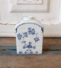 WorldAntique.net - Meissen tea caddy from the end of the 17th century