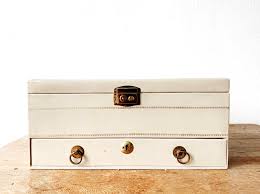 Large Vintage Leather Bound Velvet Lined Jewelry Box – Maven Collective