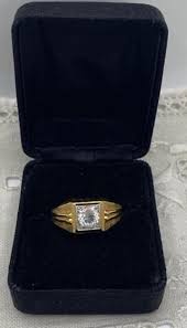 GENTLEMAN"S VINTAGE CZ 18KT HGE RING SIZE 10 WITH THE BOX ...