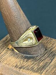 Sold at Auction: 18KT HGE Men's Ring