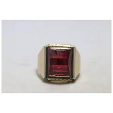 Vintage 18K Gold Ring. For Sale at Ruby Lane