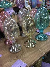 These Easter egg decorations : r/CrappyDesign