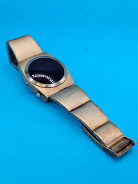 Vintage Cardinal Early1970 Red LED Electronic Men Watch Gold ...