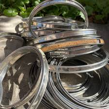 One vintage metal embroidery hoop, size 4" - 8", for visible ...