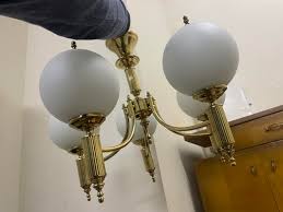 Lampada da soffitto Mid-Century in ottone, anni '50 in vendita su Pamono