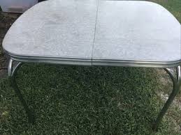 Small MCM 1950'S VINTAGE FORMICA KITCHEN DINING ROOM TABLE ...