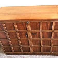 Lane Cedar Wood Tall Hope Chest | EstateSales.org