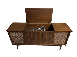 Sold at Auction: VINTAGE SEARS SOLID STATE BY SILVERTONE STEREO CONSOLE