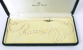 Vintage Cultured Akoya Pearl 8mm Graduated Necklace With a ...