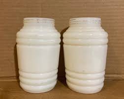 Vintage Bee Hive Style Milk Glass Salt & Pepper Shakers With ...